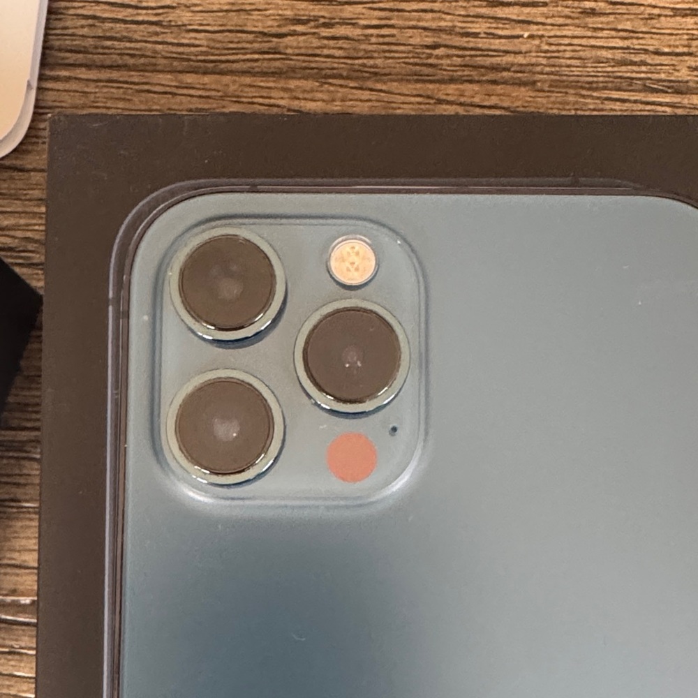 Apple iPhone 12 Pro Max - Pacific Blue / Unlocked - Picture 3 of 8